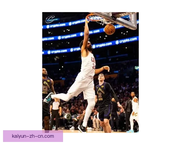 詹姆斯创造新纪录 东契奇42分12篮板成队史第一人