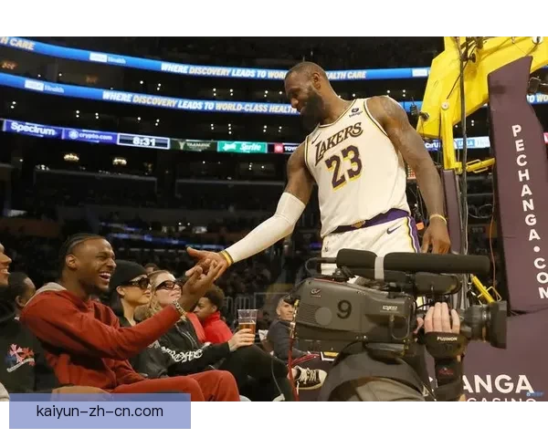 詹姆斯谈父子情与篮球热爱布朗尼激励他持续奋斗